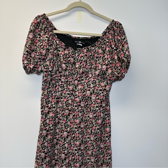 Urban Outfitters Daisy Street Puff Sleeve Floral Jumpsuit - Picture 6 of 16